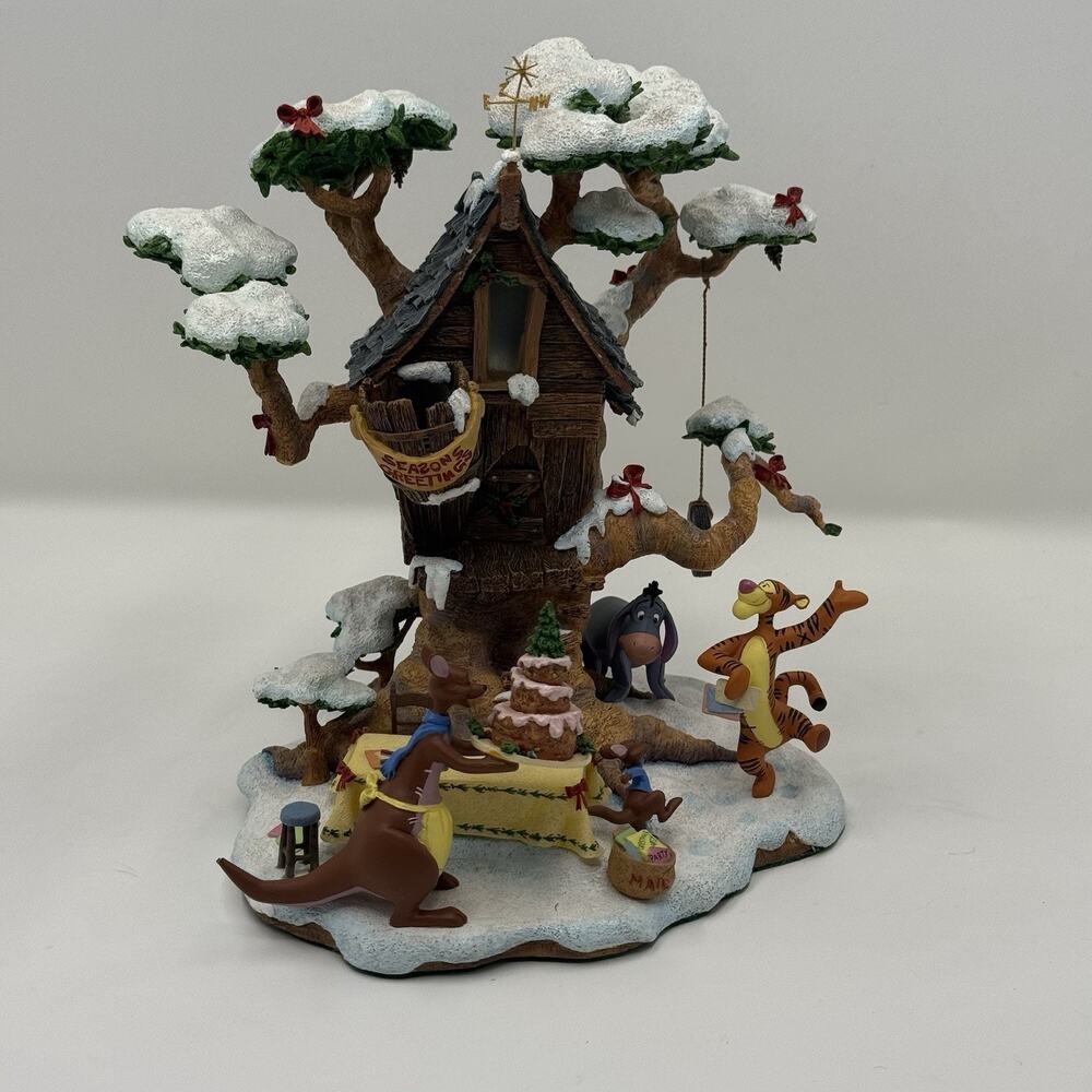 Danbury Mint Tigger Christmas House Party Lighted Figurine Disney